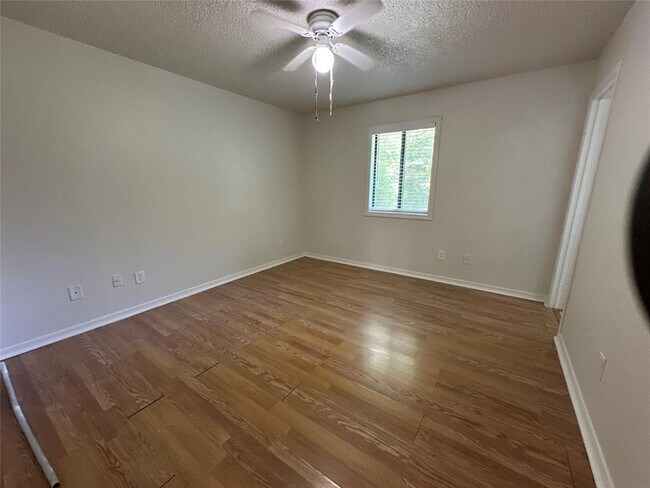 Building Photo - 10505 Mcmillian Dr