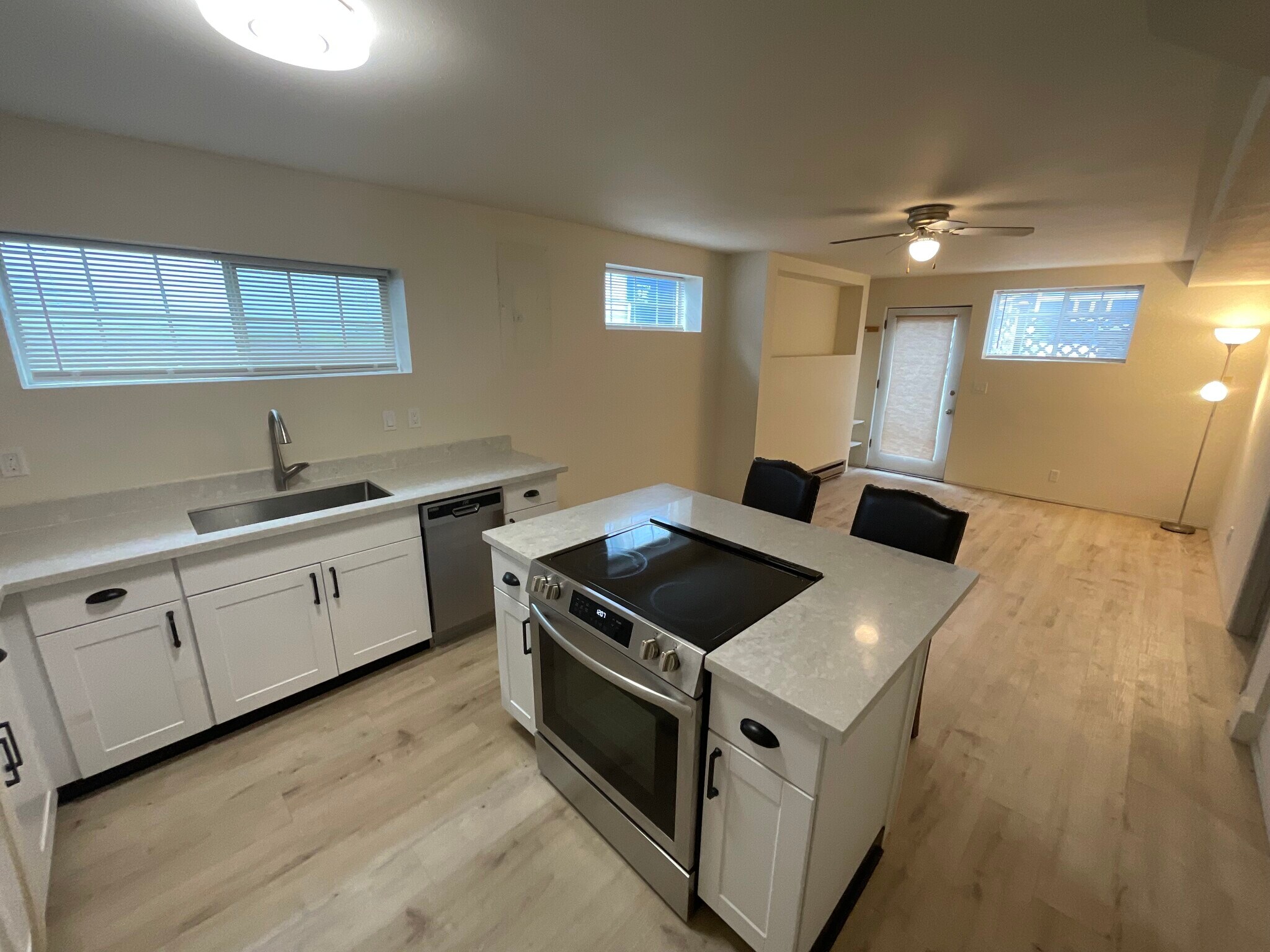 Building Photo - 5214 Woodlawn Ave N