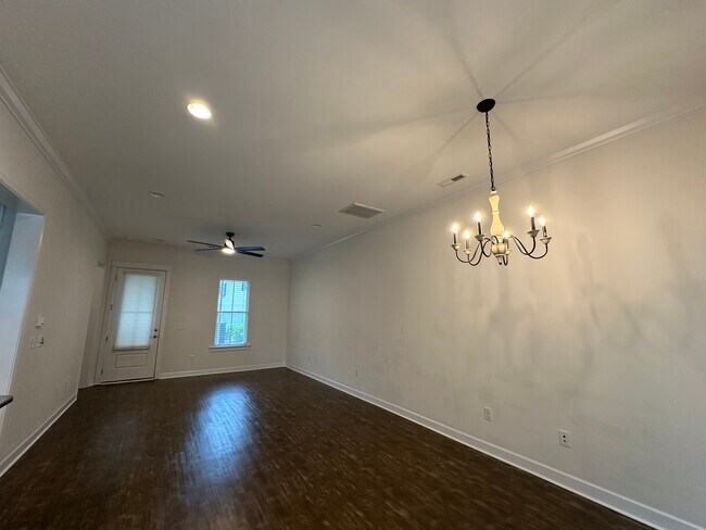 Building Photo - 2745 Cook Cir