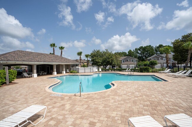 Building Photo - 310 Scrub Jay Dr