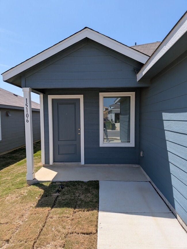 Building Photo - 15106 Azzurro Stone
