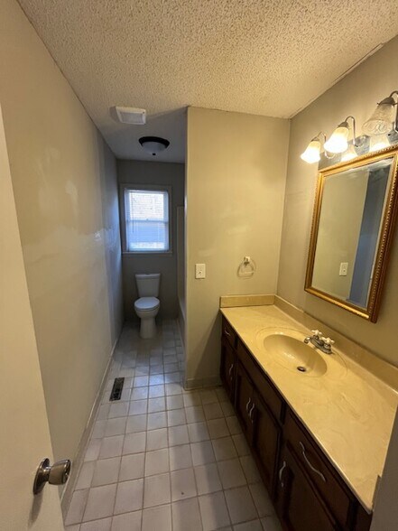 Building Photo - 510 Table Mountain Dr