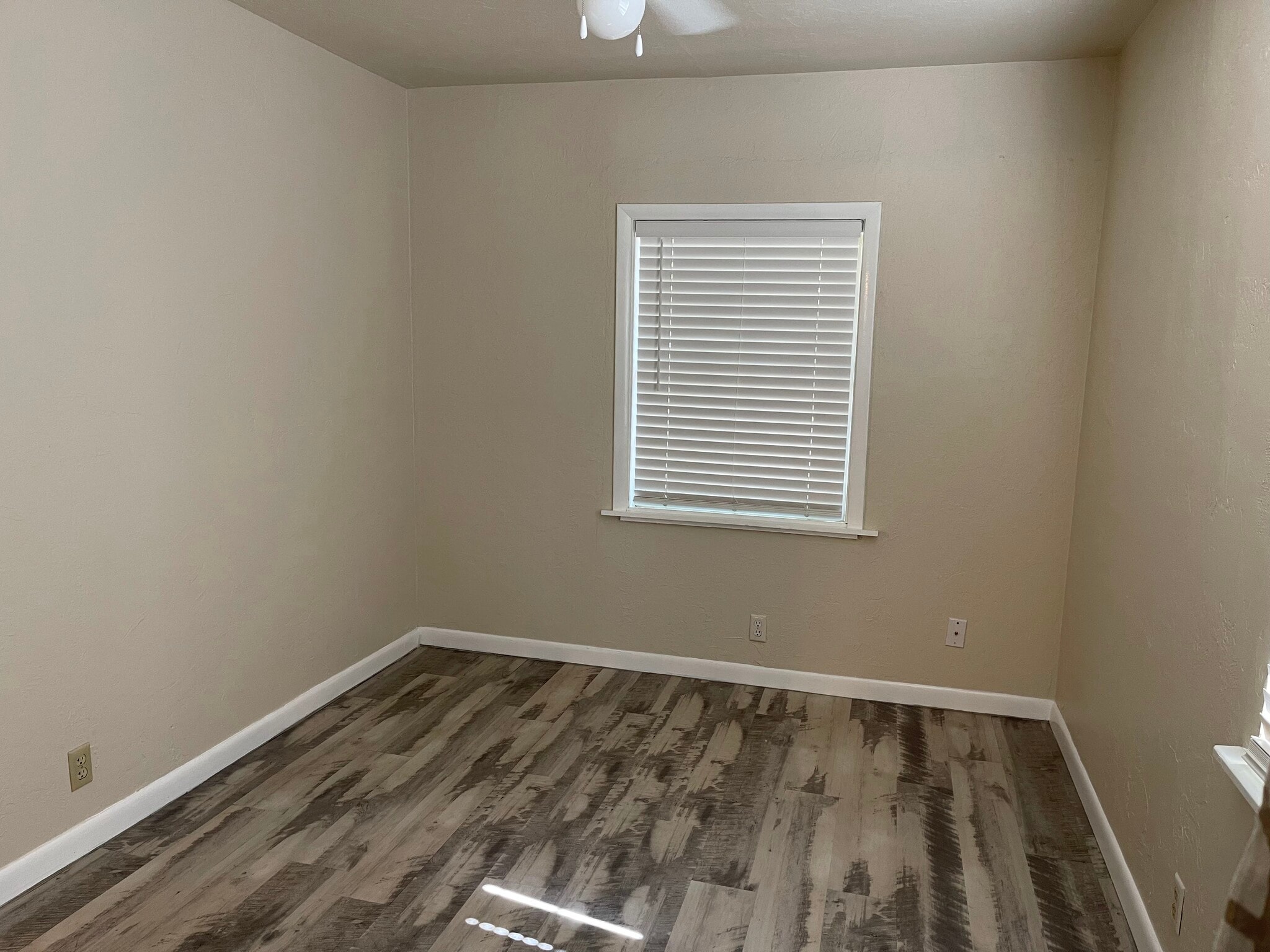 Bedroom 1 - 819 E Lindsey St