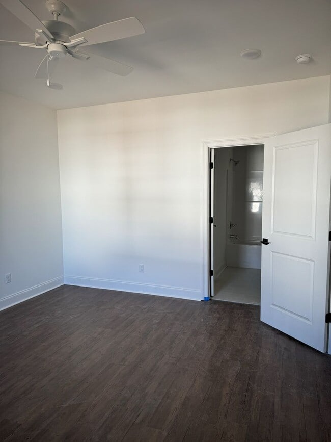 Building Photo - 503 South Grove