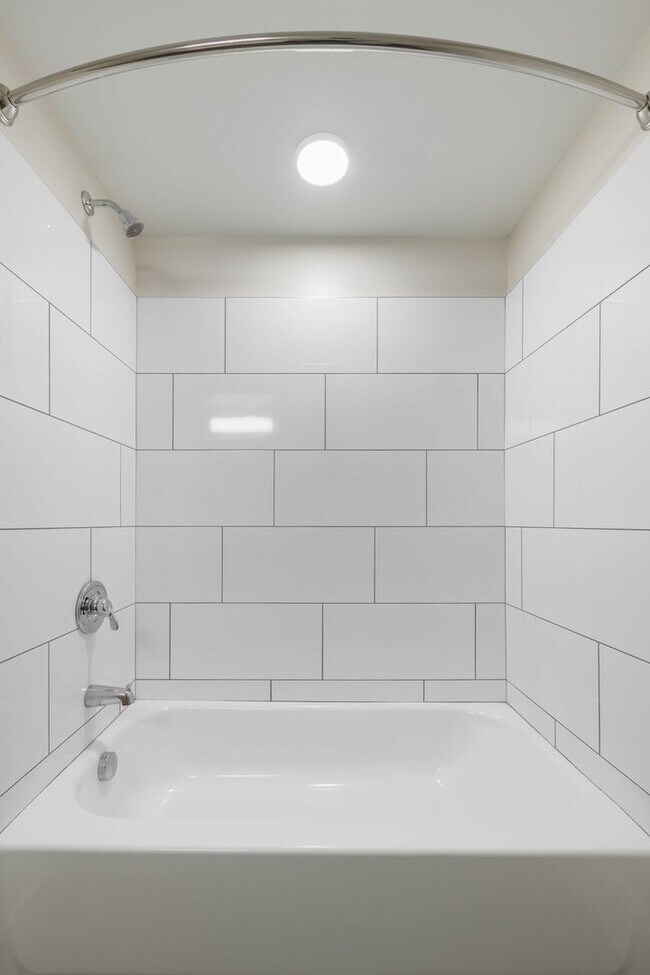 Building Photo - Coming Soon: 2BR Apartment – ETA 10/1/25