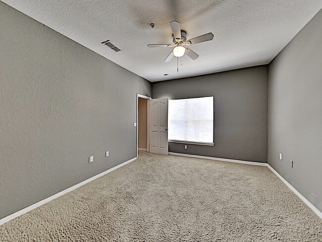 Building Photo - 1835 Shadow View Cir