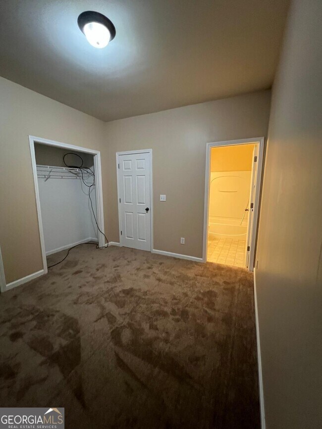 Building Photo - 1682 Northgate Mill Dr