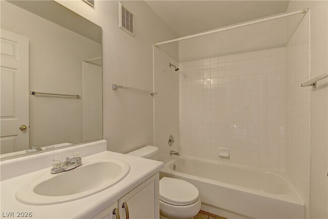 Building Photo - 8428 Majestic View Ave