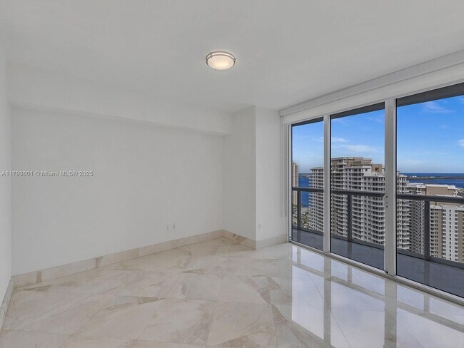 Building Photo - 475 Brickell Ave