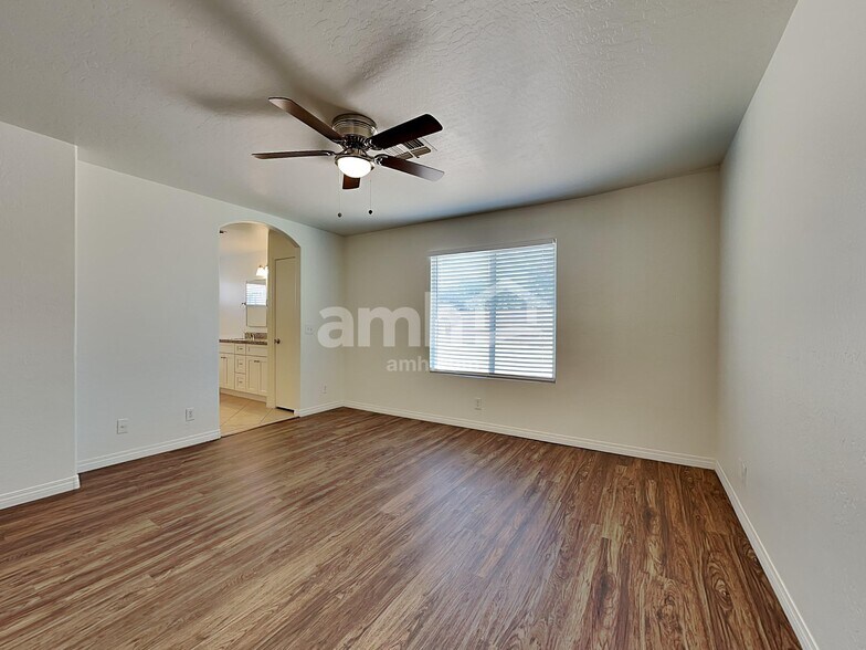 Building Photo - 1177 S Jamaica Way