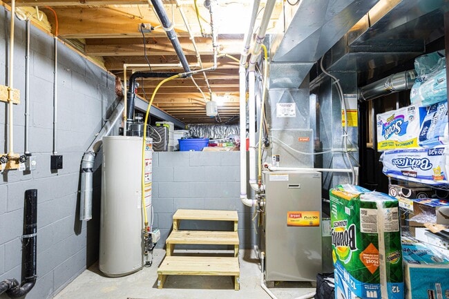 Building Photo - 5830 Prospect Ln