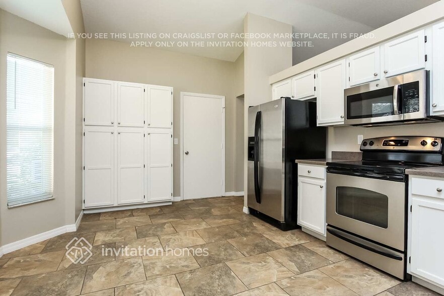 Building Photo - 4416 11th Ave E