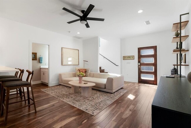 Building Photo - 1148 Webberville Rd