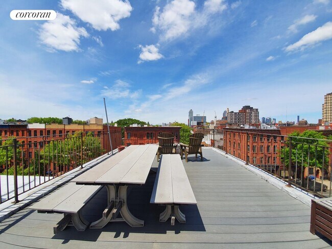 Building Photo - 603 Vanderbilt Ave