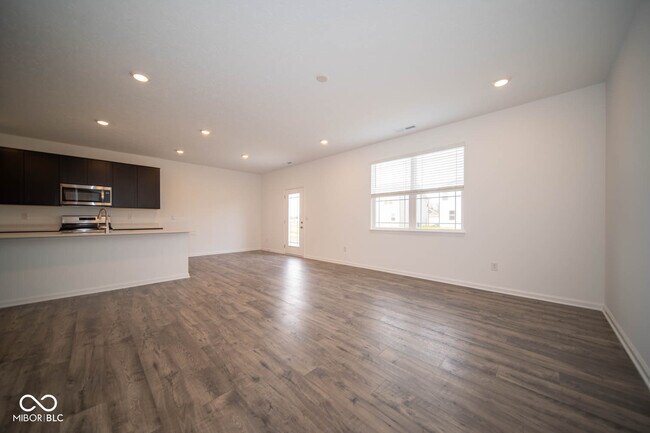 Building Photo - 60 Varner Dr