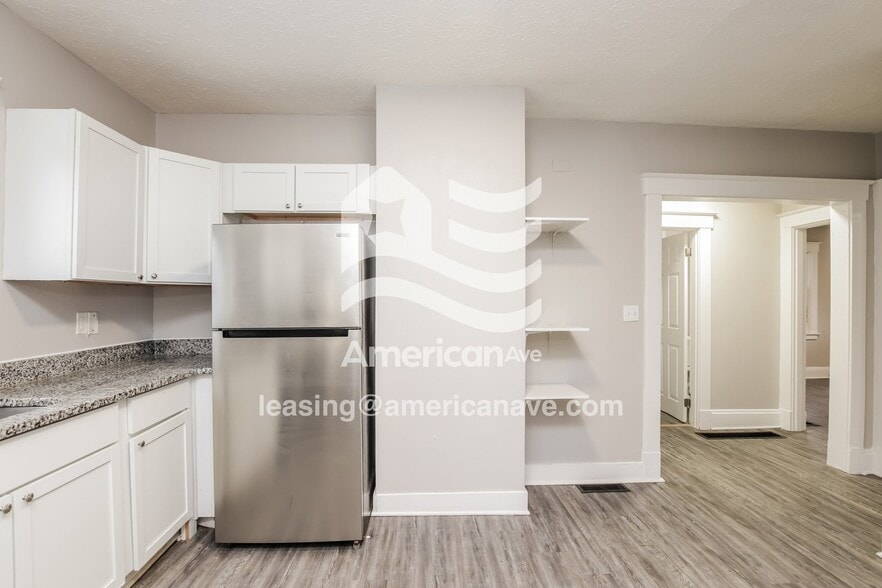 Building Photo - 1823 Sundale Ave