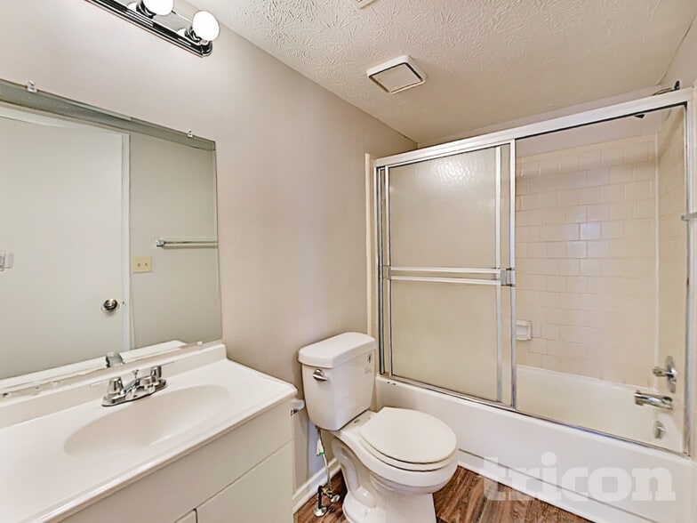 Building Photo - 1305 Old Countryside Cir