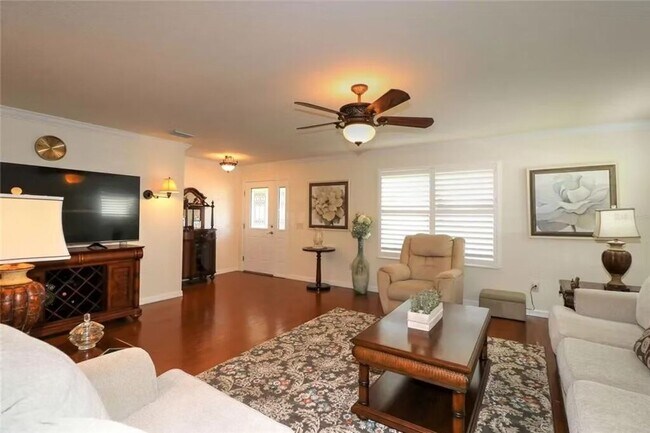 Building Photo - M2393 Carriage Hill Way (VC/M5)