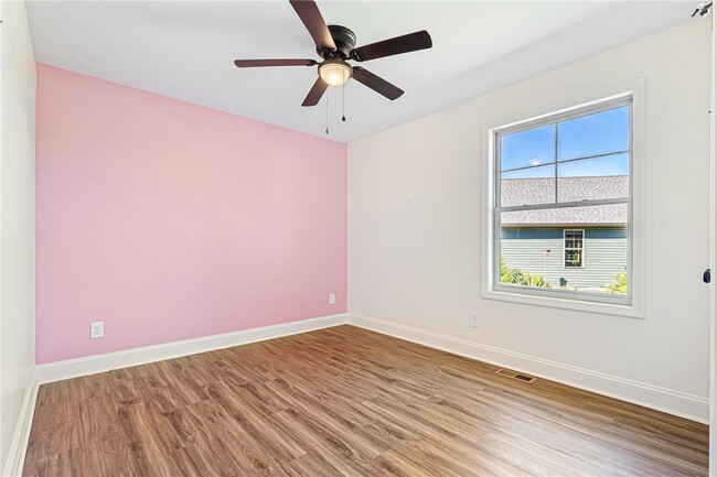 Building Photo - 300 Cottage Hl Ct