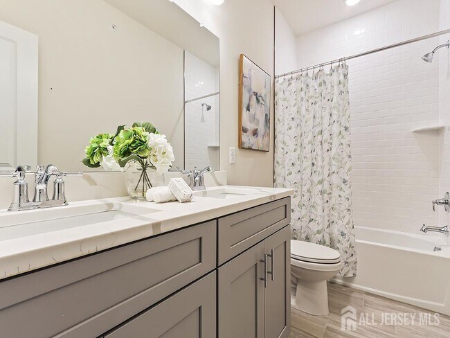 Building Photo - 715 Parker Blvd