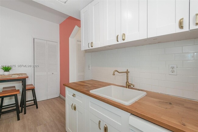 Building Photo - 530 15th St