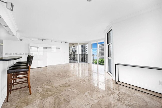 Building Photo - 1915 Brickell Ave