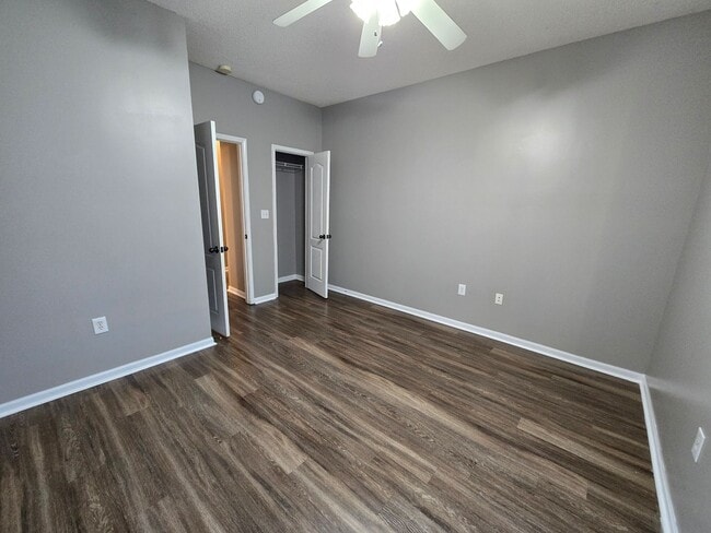 Building Photo - Rent INCLUDES water/sewer and yard maintenance.