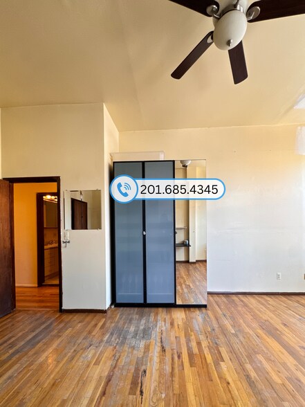 Building Photo - 337 Washington St