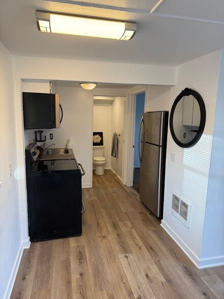 Building Photo - 8323 SE 62nd Ave