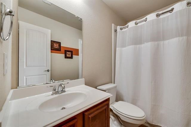 Building Photo - 9624 Sleepy Hollow Dr