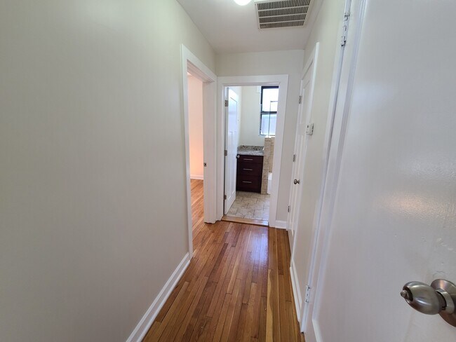 Building Photo - 4206 N Pulaski Rd