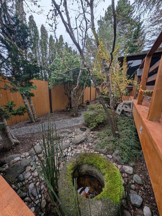 Building Photo - Rent Your Own Oasis! Available Now!