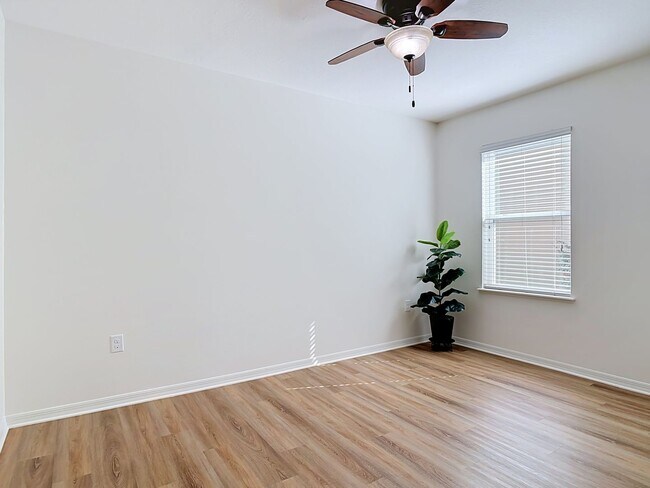 Building Photo - 221 W Fiesta Key Loop