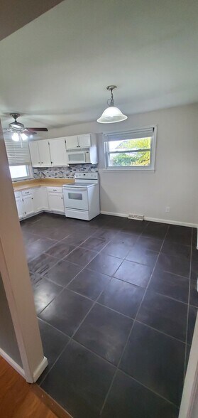 Kitchen2 - 316 N Hill St