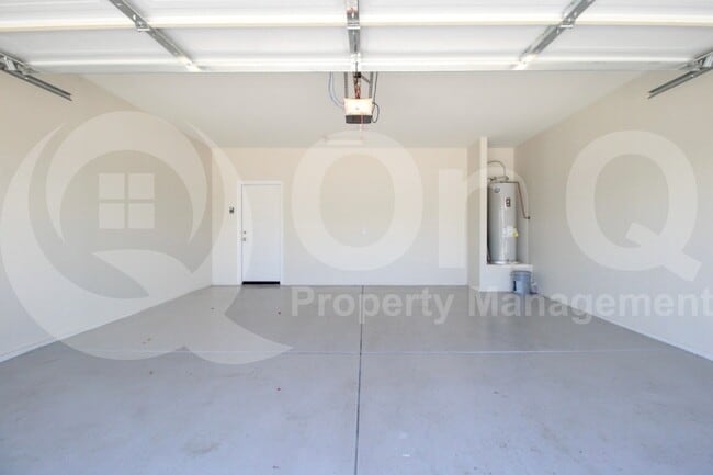 Building Photo - 2455 E Alida Dr