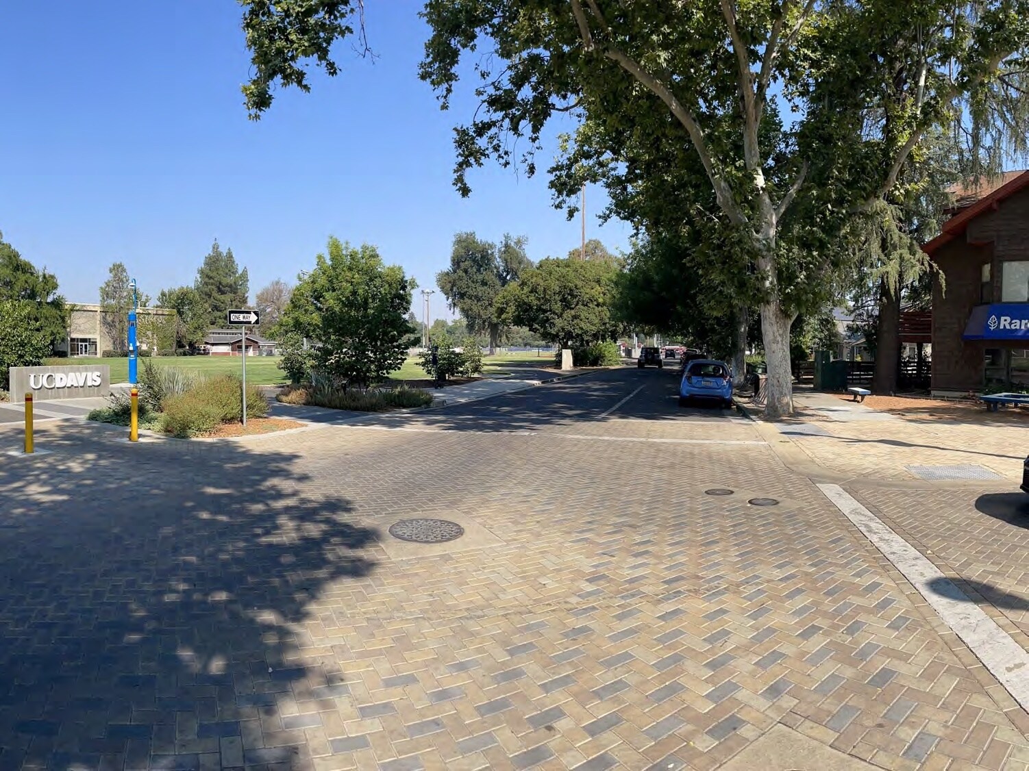 Building Photo - 207 3rd St