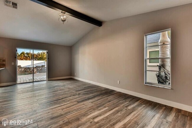 Building Photo - 3 br, 2 bath House - 6513 68th Avenue Nort...