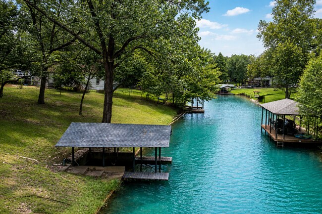 Building Photo - 2155 Hickory Trce