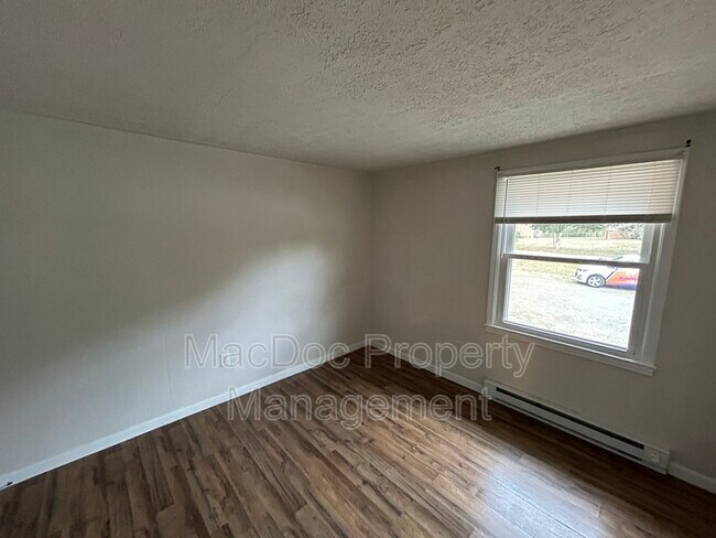 Building Photo - 114-116 Loch Lane Drive