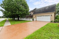 Building Photo - Woodbine Home
