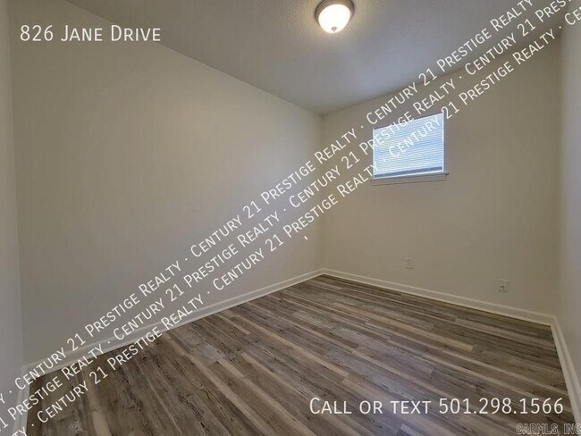Building Photo - 826 Jane Dr