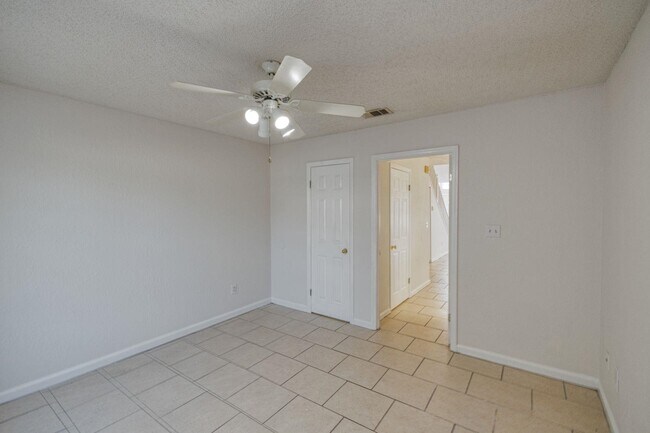 Building Photo - 3464 Daylily Ln