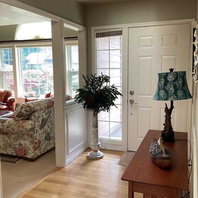 Building Photo - Charming Mukilteo Rambler in Fair Harbor
