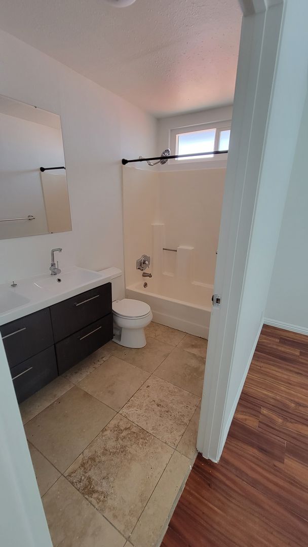 Building Photo - Encinitas - 4Bed/2 Bath - Close to schools and trails!