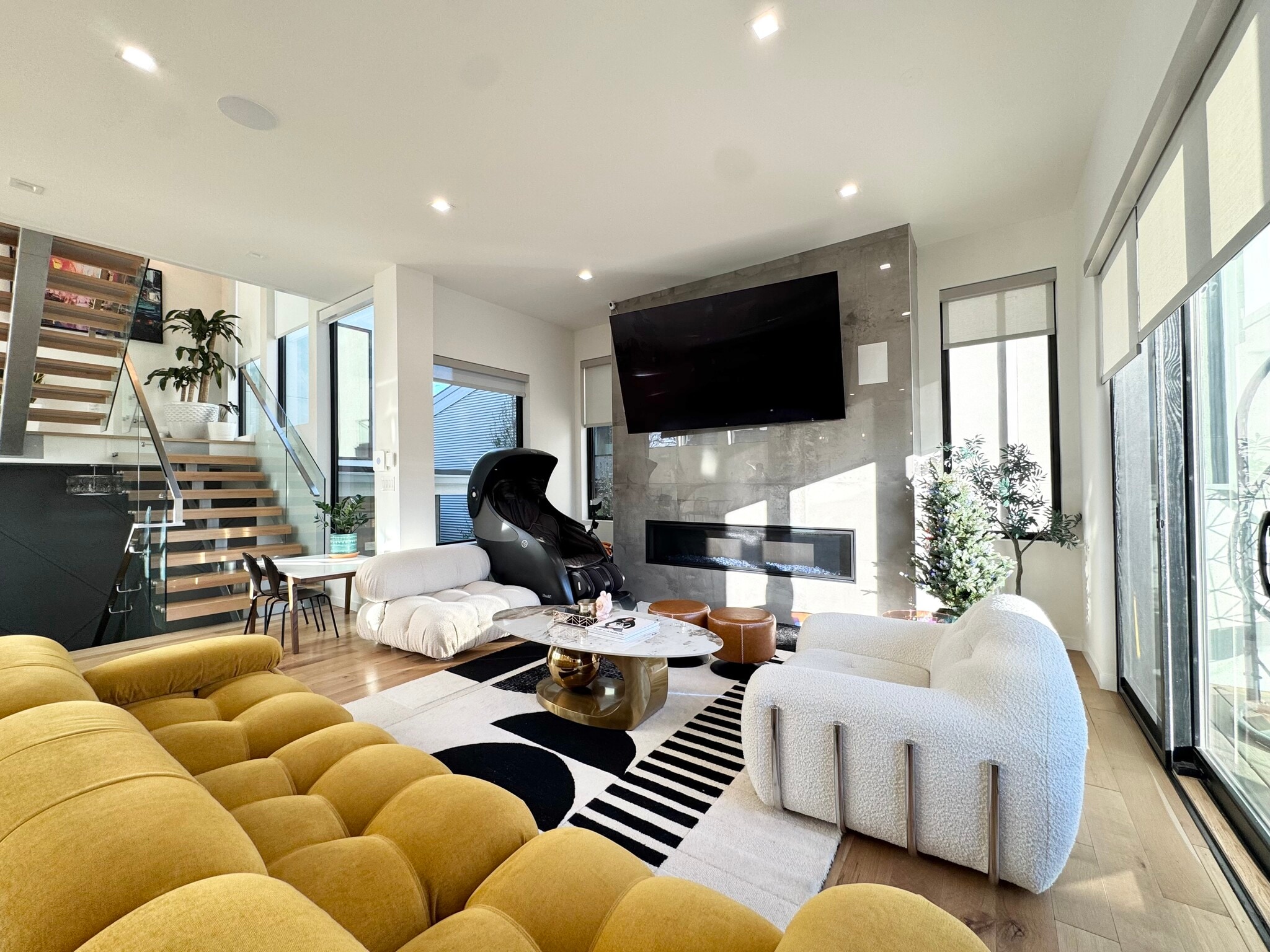 Building Photo - 4732 Mercier St