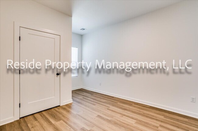 Building Photo - 2112 N Melody Ct