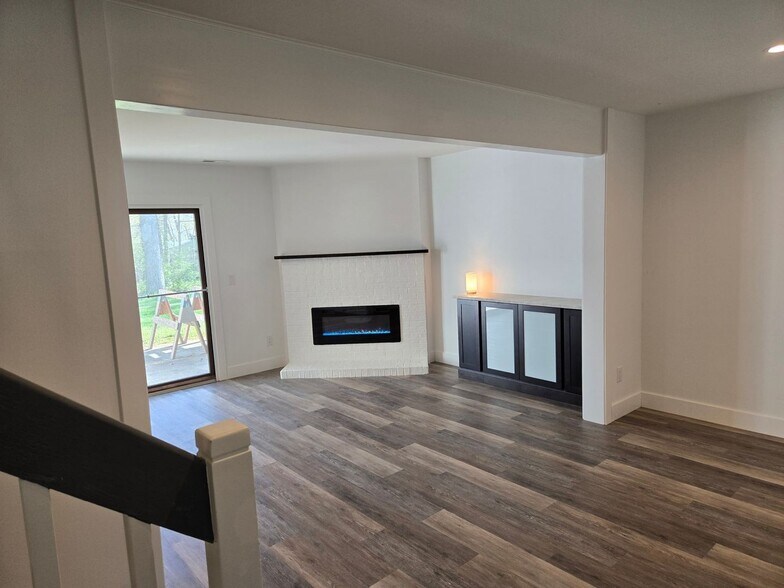 Building Photo - 1304 Seaton Rd