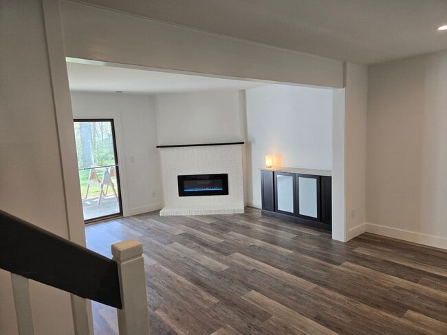 Building Photo - 1304 Seaton Rd