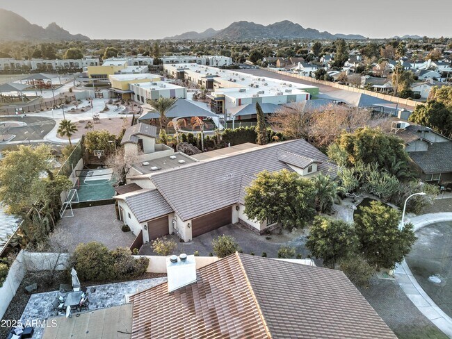 Building Photo - 6502 N 81st Pl