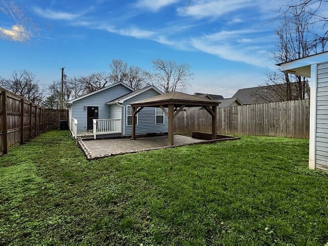 Building Photo - 1814 Glade St